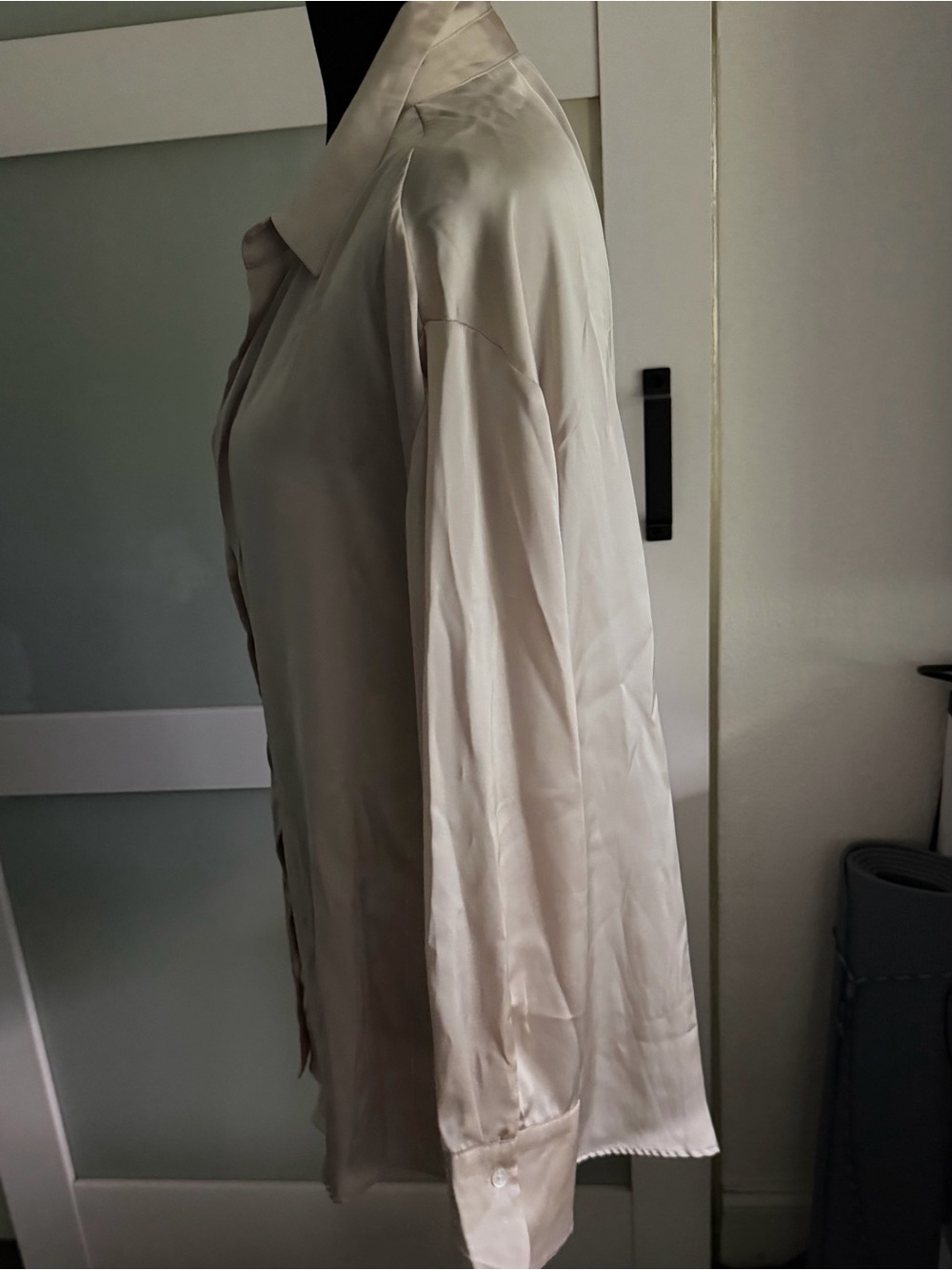 Zara Satin Cream Button-Up Women's Blouse - Picture 3 of 5